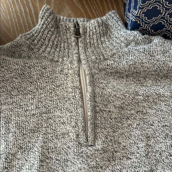 Men’s Gray & Black Marled 1/4 Zip  Sweater - Picture 3 of 7